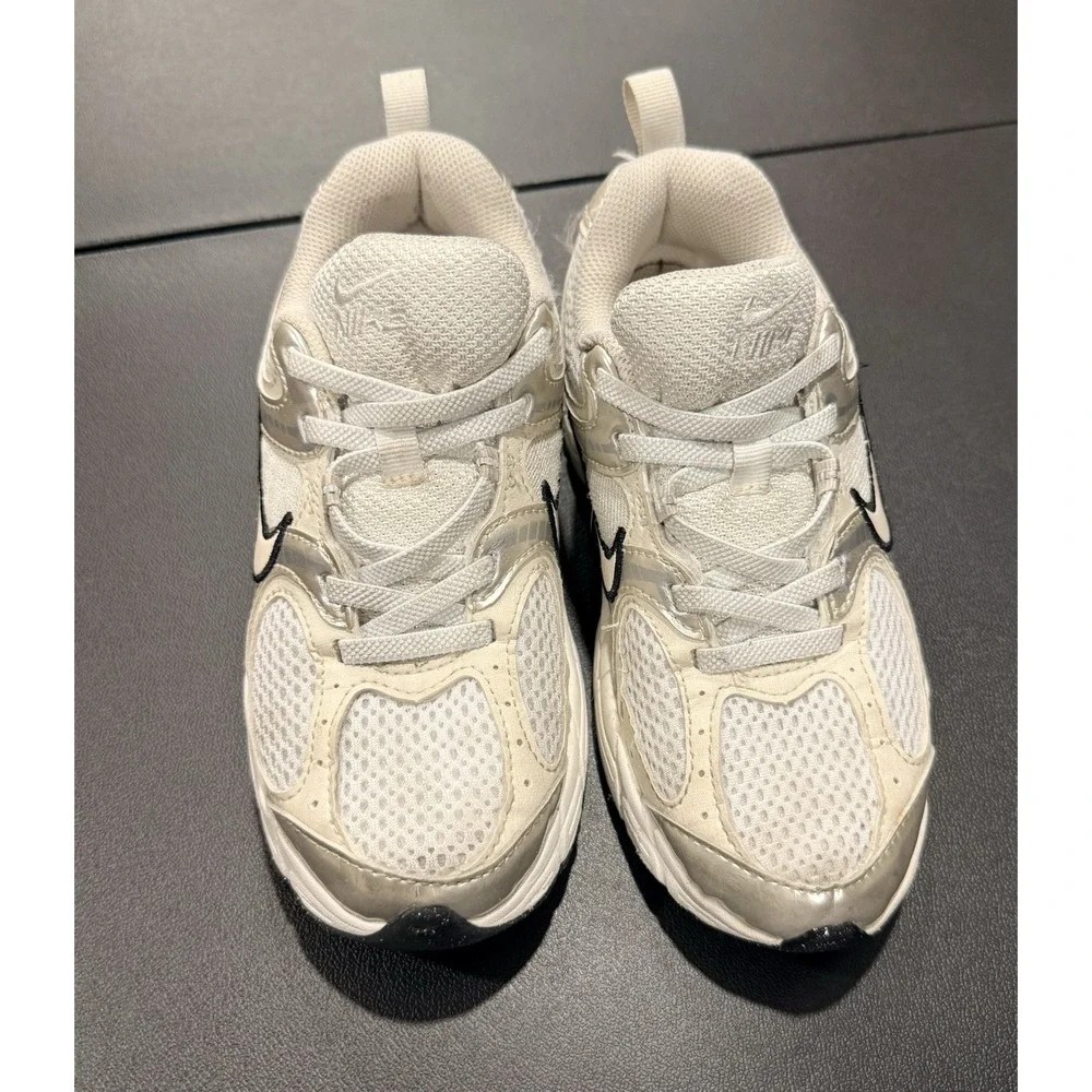 Nike V5 RNR KIDS Trainers US 1.5C